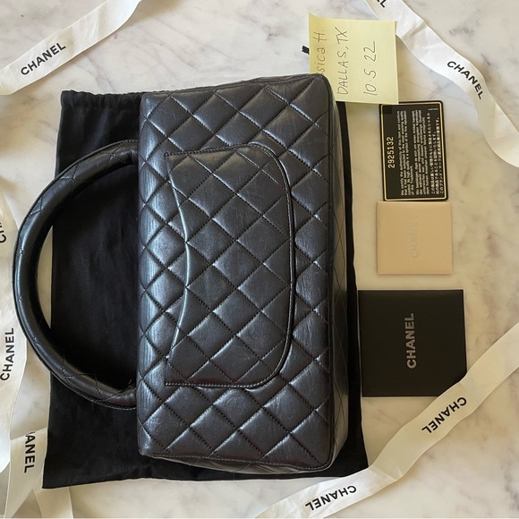 Sold locally!   Vintage Chanel Kelly w/24kt hardware - Picture 2 of 10